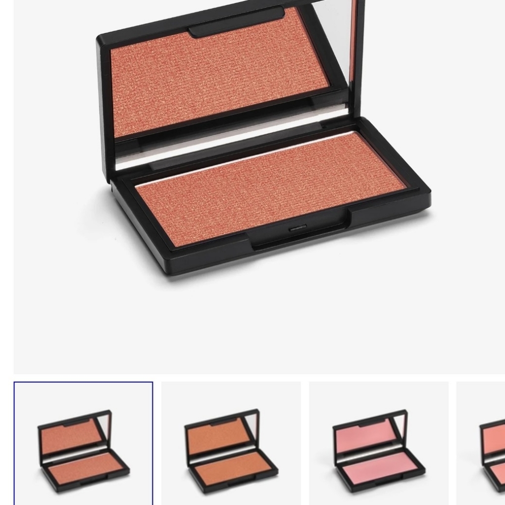 Premium Make-Up Bundle - Picture 4 of 5